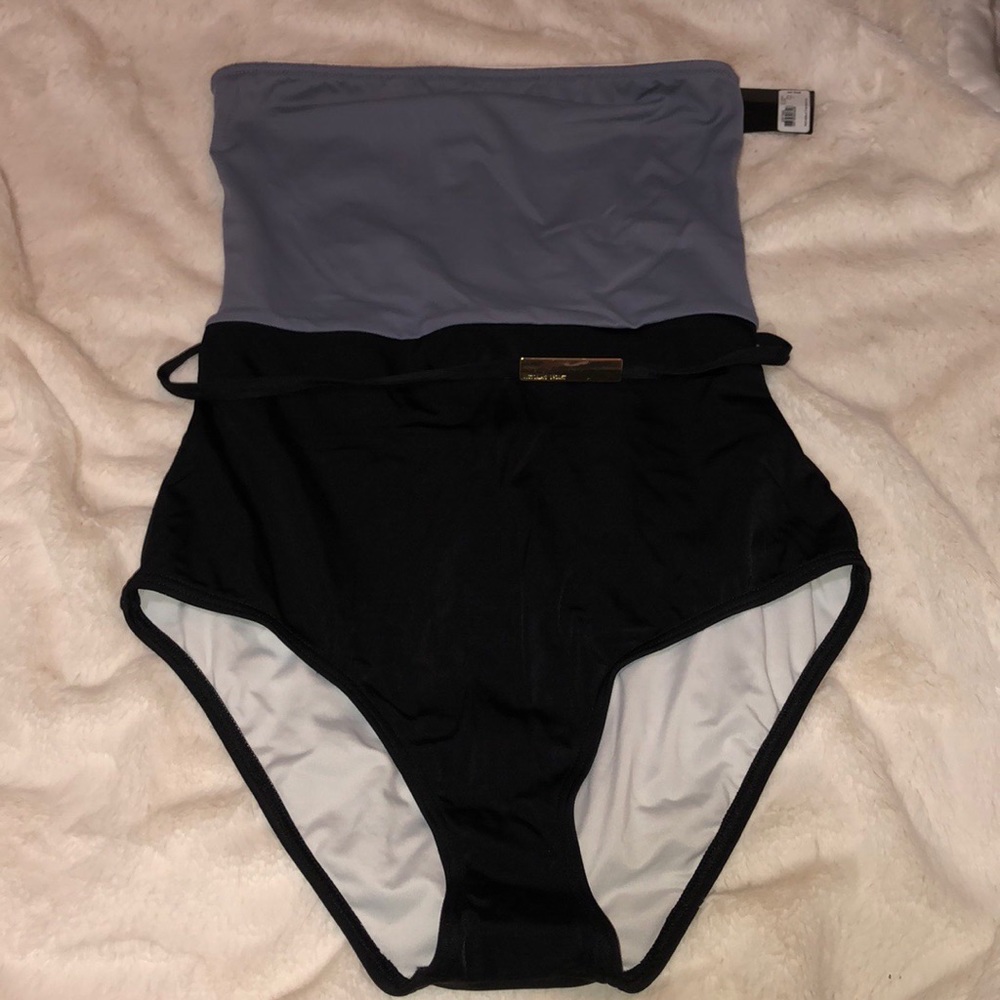 One piece strapless Bathing suite